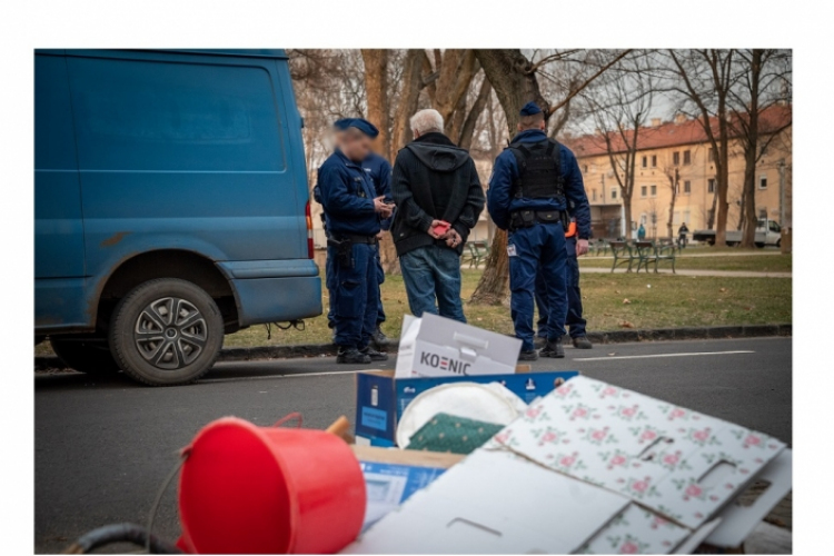 Lomtalanítás közben kaptak el két körözött bűnöző is