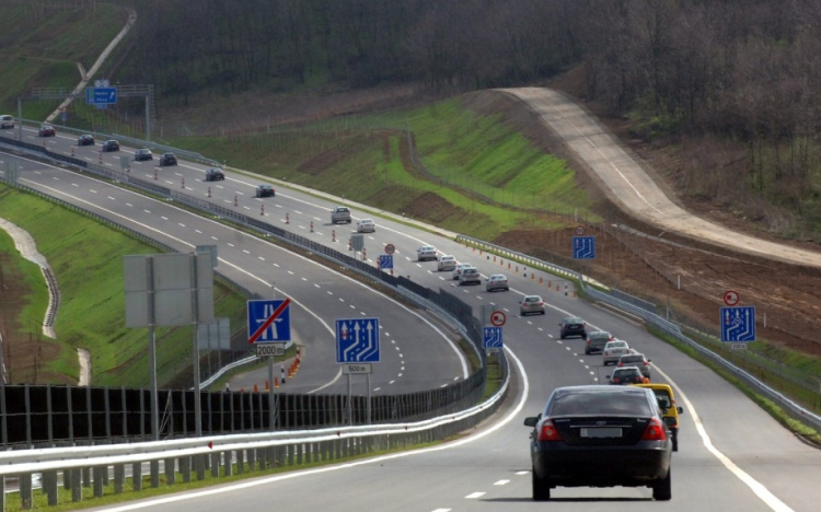 Sokat drágulhatnak az autópálya-matricák januártól