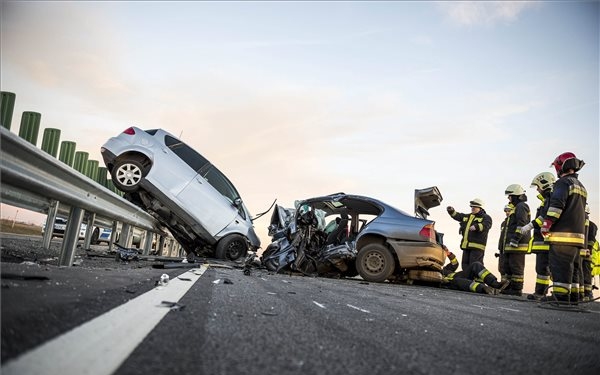 Két sofőr meghalt egy balesetben a 8-as főúton